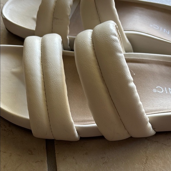 Vionic Cream Double Strap Slides size 8 - Picture 2 of 7